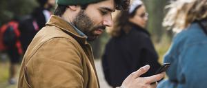 Immer dabei: das Handy.