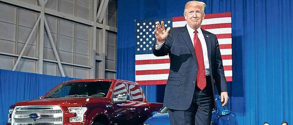 Freund der US-Industrie: Donald Trump auf einer Veranstaltung der amerikanischen Autokonzerne.
