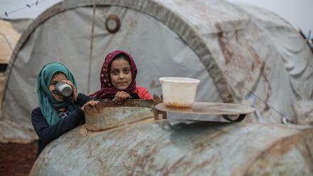 Syrische Mädchen in einem Flüchtlingslager: Die Vereinten Nationen haben den UN-Flüchtlingspakt angenommen. 