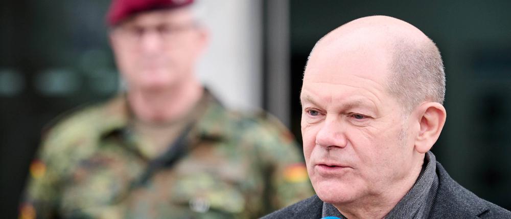 Bundeskanzler Olaf Scholz besucht das Einsatzführungskommando der Bundeswehr in Schwielowsee am 04.03.2022.