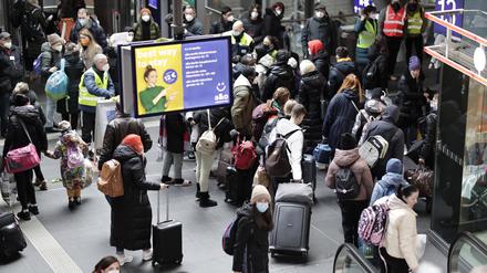 Pädosexuelle nutzen den Trubel an Orten wie dem Hauptbahnhof, um sich Kindern zu nähern. Doch Missbrauch kann auch in Gemeinschaftsunterkünften passieren.