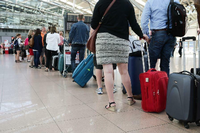 Fluggäste in ganz Deutschland müssen am Freitag mit massiven Störungen und Flugausfällen rechnen.