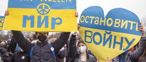 Berliner Schüler demonstrieren gegen den Krieg in der Ukraine. 