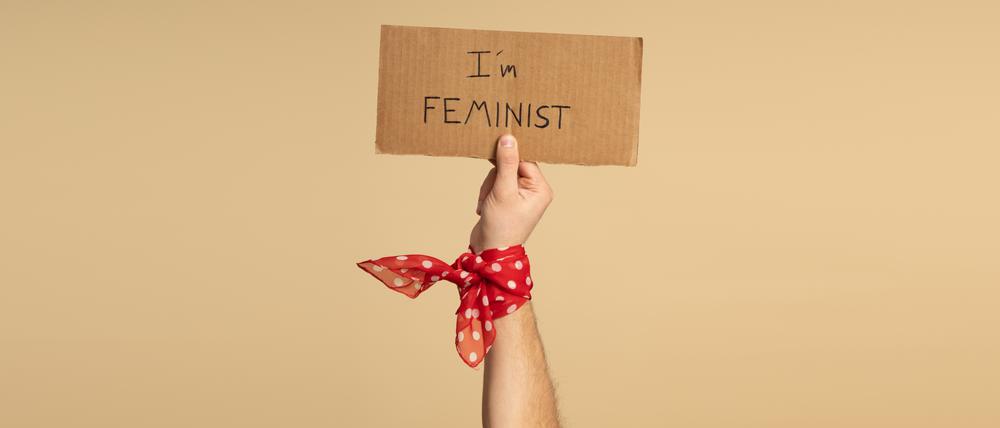 Mann bekennt sich zu Feminismus