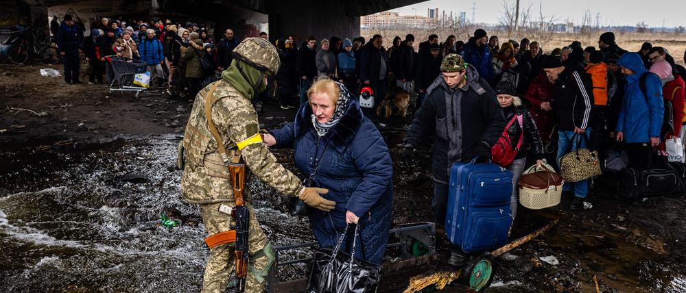 Wann finden die Zerstörung und das Leid der Zivilisten in der Ukraine ein Ende? Verschiedene Akteure bemühen sich darum.