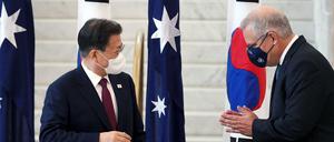 Der australische Premierminister Scott Morrison begrüßt den südkoreanischen Präsidenten Moon Jae-in.
