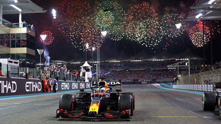 Feuerwerk für Weltmeister Max Verstappen.