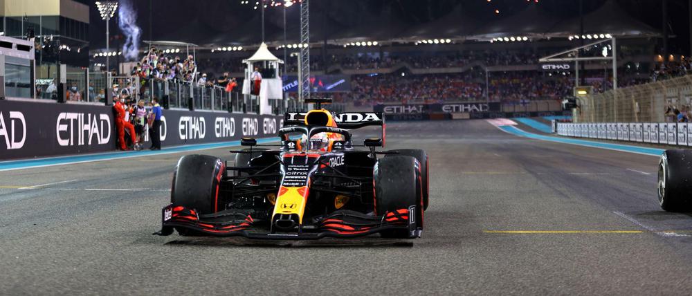 Feuerwerk für Weltmeister Max Verstappen.