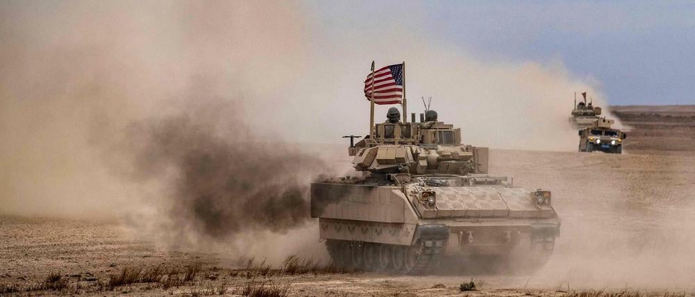 Ein US-Panzer in Syrien. In der Provinz Dair as-Saur starben offenbar vier IS-Kämpfer.