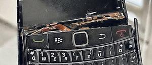 Totalschaden. Dem Smartphone von Kai Diekmann geht es nicht so gut, der Original-O-Ton von Ex-Bundespräsident Christian Wulff "ist safe", twitterte der Ex-"Bild"-Chef.
