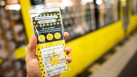 Mit einer Marketing-Aktion rund um das Thema Hanf testet die BVG derzeit die gesellschaftliche Akzeptanz rund um die ikonische Pflanze. 