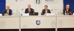 Die Pressekonferenz der Generalstaatsanwaltschaft und Polizei anlässlich eines Haftbefehls wegen Verdachts des Verstoßes gegen das Waffen- und das Kriegswaffenkontrollgesetz.