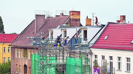 Dachausbau im Altbau. Für Mieter kann das belastend sein.