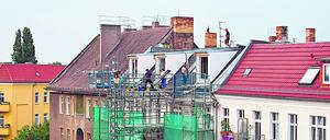 Dachausbau im Altbau. Für Mieter kann das belastend sein.