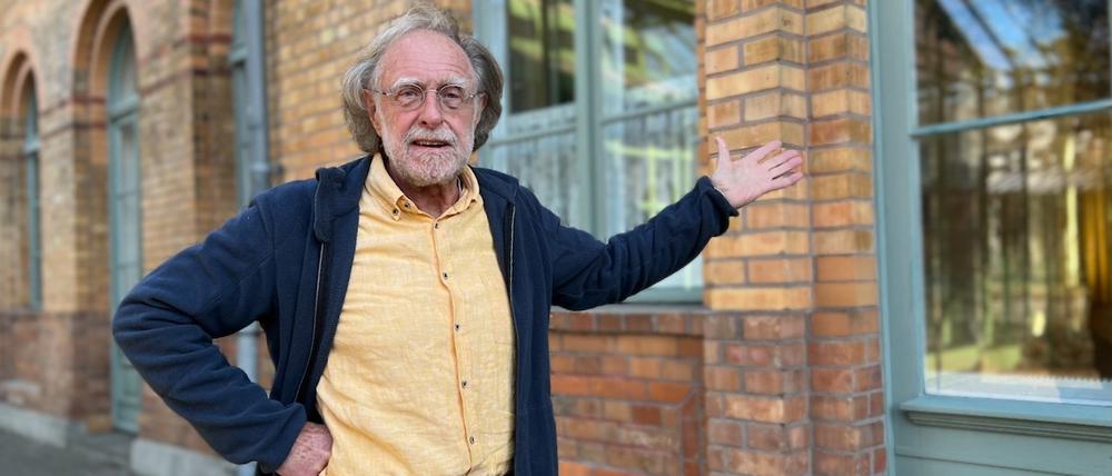 Harald Hensel, Vorsitzender des Fördervereins Bürgertreffpunkt Bahnhof Lichterfelde-West, sorgt sich um die Freizeitstätte.