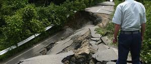 Strong Earthquake Shakes Japan