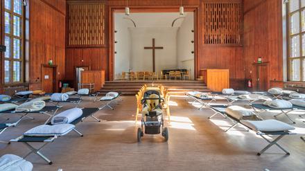 Der Kirchsaal der Markus-Kirchengemeinde Steglitz. Dort werden inzwischen Flüchtlinge betreut, wir Vertreter der Gemeinde betonen.