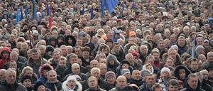 „Maidan“ Ukraine Krieg Film von Sergei Loznitsa © Szene aus Sergei Loznitsas Dokumentarfilm „Maidan“.  