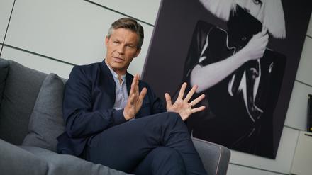 Steuermann. Frank Briegmann ist Vorstandschef von Universal Deutschland. Das Gespräch fand in seinem Büro in Berlin statt – im Hintergrund Lady Gaga.