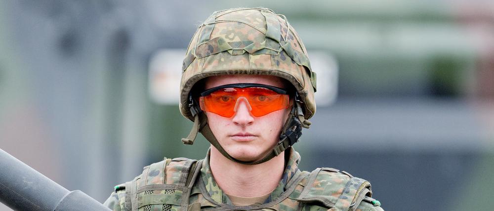 Ein Soldat mit Panzerfaust - vor Kurzem hätte dieser Anblick viele Gegner der Bundeswehr noch verstört.