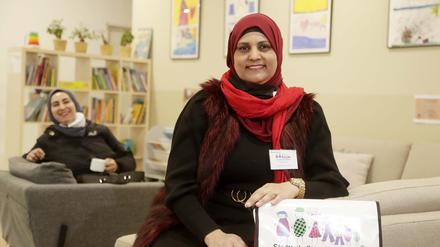 Manal Iraki, Porträt der Stadtteilmutter in Berlin, Neukölln, im Familienzentrum, 
Foto: Sven Darmer.