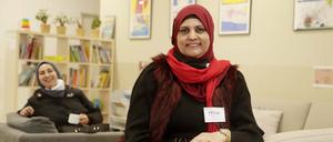 Manal Iraki, Porträt der Stadtteilmutter in Berlin, Neukölln, im Familienzentrum, 
Foto: Sven Darmer.