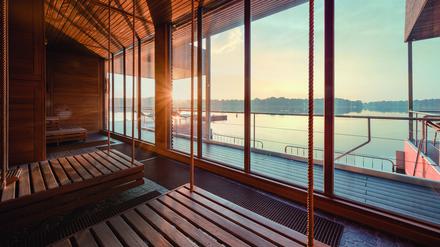 Hartgesottene gehen nach der Sauna auch bei Minusgraden in den Ruppiner See.