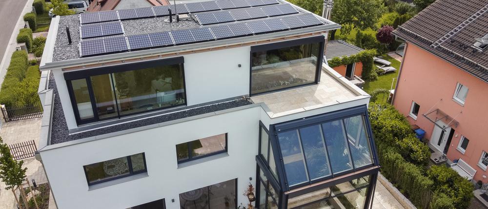 Eines der ersten Wasserstoff-Häuser steht in München. Strom, der nicht direkt verbraucht wird, wird in einer Batterie für den täglichen Bedarf gespeichert