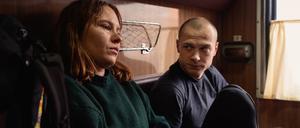 Seidi Haarla und Yuriy Borisov in der europäischen Koproduktion „Abteil Nr. 6“, die am 31. März ins Kino kommt.  