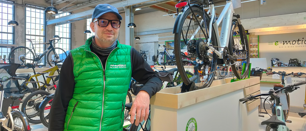 Gunnar Paulick hat sein Fachgeschäft für E-Bikes mitten in der Coronakrise gegründet. Trotz Lieferengpässen behauptet er sich am Markt.