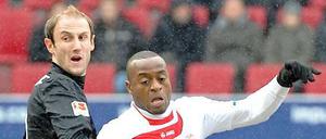 Ex-Herthaner Nando Rafael (r.) erzielte per Elfmeter den 1:1-Ausgleich, Roman Hubnik flog in der Schlussphase vom Platz.