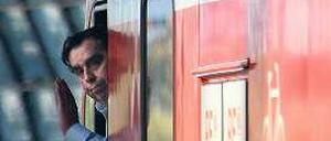 Besser nicht zurückschauen. Die Bahn hat ein Horrorjahr hinter sich und will sich künftig nur noch um eines kümmern: Kunden, Kunden, Kunden. Das ist jedenfalls die Devise des Vorstandsvorsitzenden Rüdiger Grube. Foto: Marcus Brandt/ddp