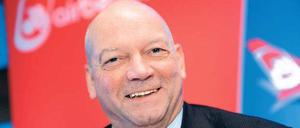 Joachim Hunold. Optimismus strahlt der Air-Berlin-Chef immer noch aus. Doch mit Prognosen ist er vorsichtiger geworden. Foto: ddp