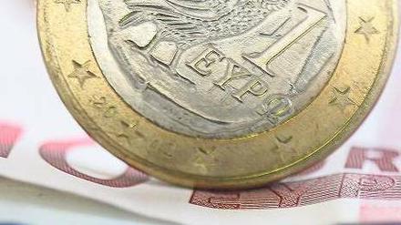 Guter Deal: Einjährige griechische Staatsanleihen bringen derzeit 4,85 Prozent Zinsen. Die Hilfszusagen der Euro-Partner halten das Risiko gering. Foto: dpa