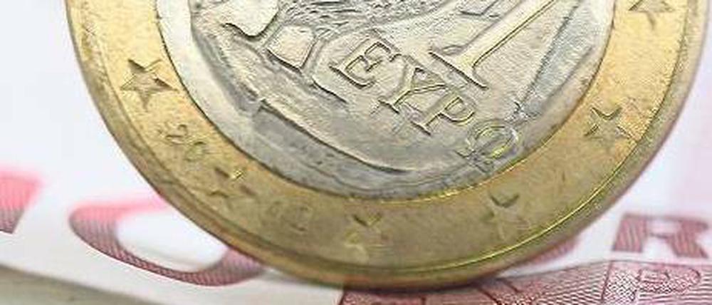 Guter Deal: Einjährige griechische Staatsanleihen bringen derzeit 4,85 Prozent Zinsen. Die Hilfszusagen der Euro-Partner halten das Risiko gering. Foto: dpa