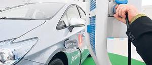 Vehikel der Zukunft. Nicht nur Batterieforscher sind als Entwickler gesucht. Foto: dpa