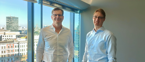 Autodoc-Geschäftsführer Christian Gisy (links) und Finanzchef Bert Althaus in der Zentrale des Unternehmens am Ku’damm.