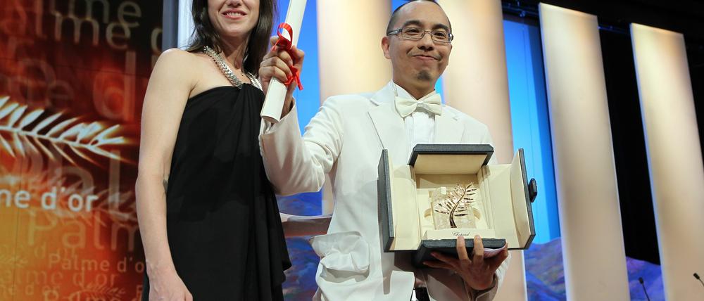 Regisseur Apichatpong Weerasethakul neben Charlotte Gainsbourg.
