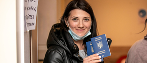 Weil die EU die Massenzustrom-Richtlinie aktiviert hat, erhalten alle aus der Ukraine Geflüchteten sofort Schutz und bestimmte Rechte.