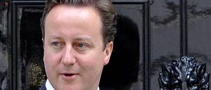 Mit einer Kampagne hat die konservativ-liberale Koalition unter David Cameron begonnen, um das Land psychologisch auf die tiefen Einschnitte vorzubereiten.