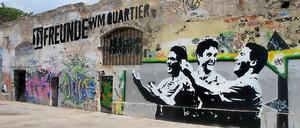 Das Gelände befindet sich in der Revaler Straße 99 im Friedrichshain, unweit der Warschauer Brücke und ist per S-Bahn, Tram oder U-Bahn bestens zu erreichen.