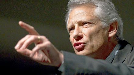 In Meinungsumfragen schneidet de Dominique de Villepin bei der französischen Bevölkerung derzeit besser ab als der Präsident Nicolas Sarkozy.
