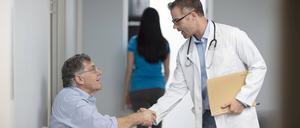 Ärzte sind dazu verpflichtet, für jede medizinische Maßnahme die Einwilligung ihrer Patienten einzuholen. 