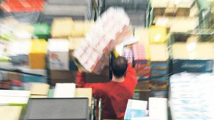 Ein paar Stunden Arbeit. Die meisten Jobs für Tagelöhner stammen aus der Bau- oder der Logistikbranche. Fast immer sind es Tätigkeiten, für die es keiner Ausbildung bedarf. Das Geld gibt es am Ende des Tages bar auf die Hand. Foto: ddp