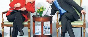 Wer sagt’s wem? Bundeskanzlerin Angela Merkel und Russlands Präsident Dmitri Medwedew in Jekaterinburg. Foto: dpa