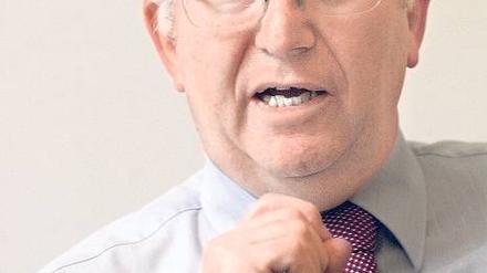 Polizeipräsident Glietsch will das Verständnis für Migranten verbessern.