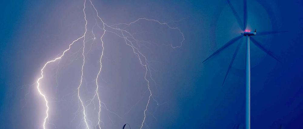 Eine Gewitterfront mit Sturm und starken Regenfällen zog in der Nacht über Brandenburg hinweg.