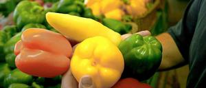 Weniger als die Hälfte der unter 30-Jährigen isst täglich Obst und Gemüse.