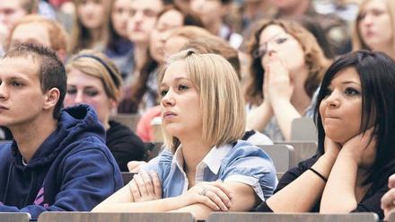 Ungeliebtes Zweitfach. Die Humboldt-Uni rät Studienanfängern, die mit der Zuweisung nicht leben können, sich im ersten Semester voll aufs Kernfach konzentrieren.