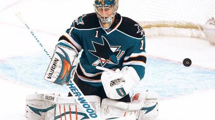 Von Finnen verdrängt. Thomas Greiss hat seinen Platz im Tor der San Jose Sharks kurz vor Saisonbeginn verloren.